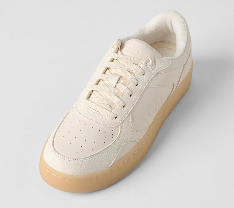 Alo Recovery Mode Sneaker – Cream / Gum Sole
