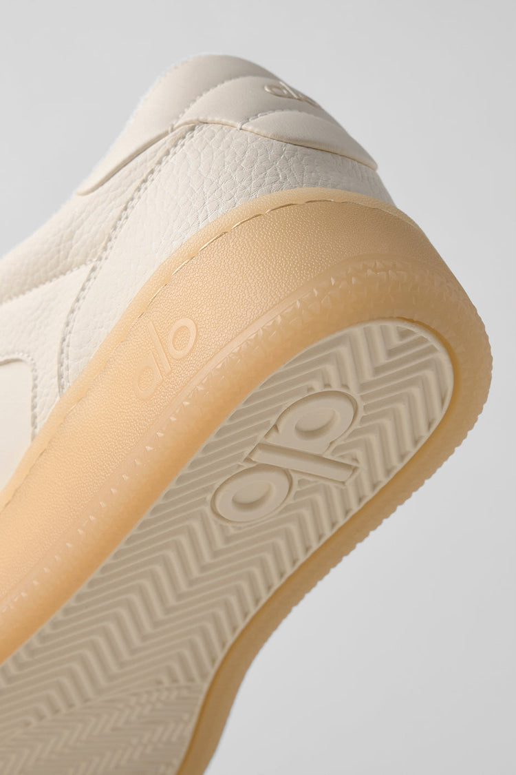 Alo Recovery Mode Sneaker – Cream / Gum Sole